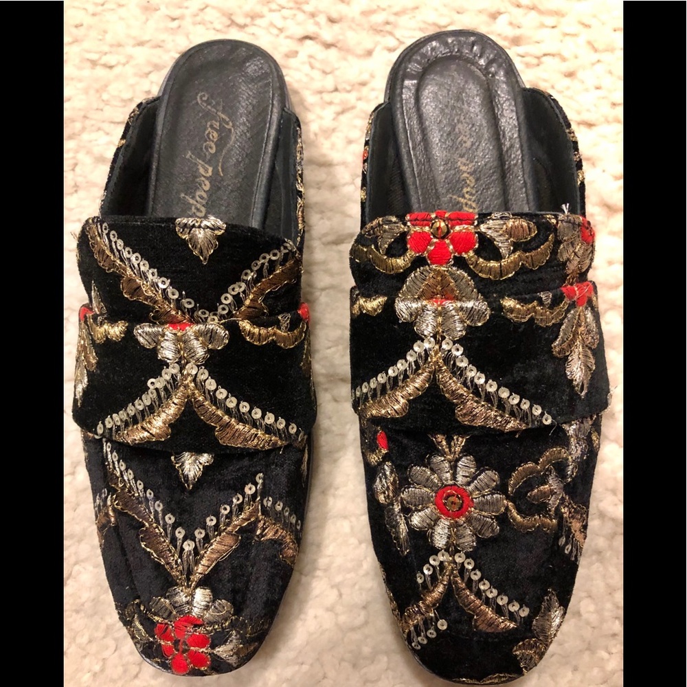 FREE PEOPLE slippers